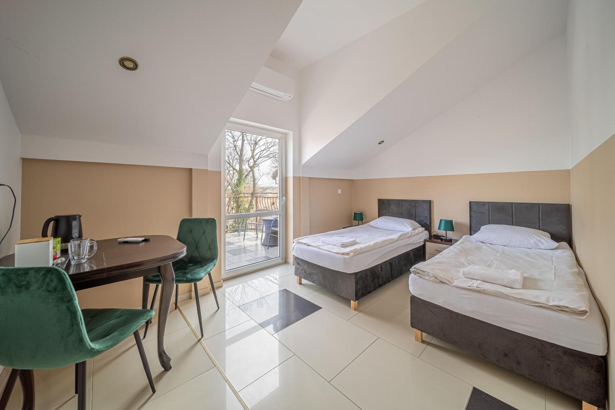 Motel "Plomyk" Kunowice Екстер'єр фото