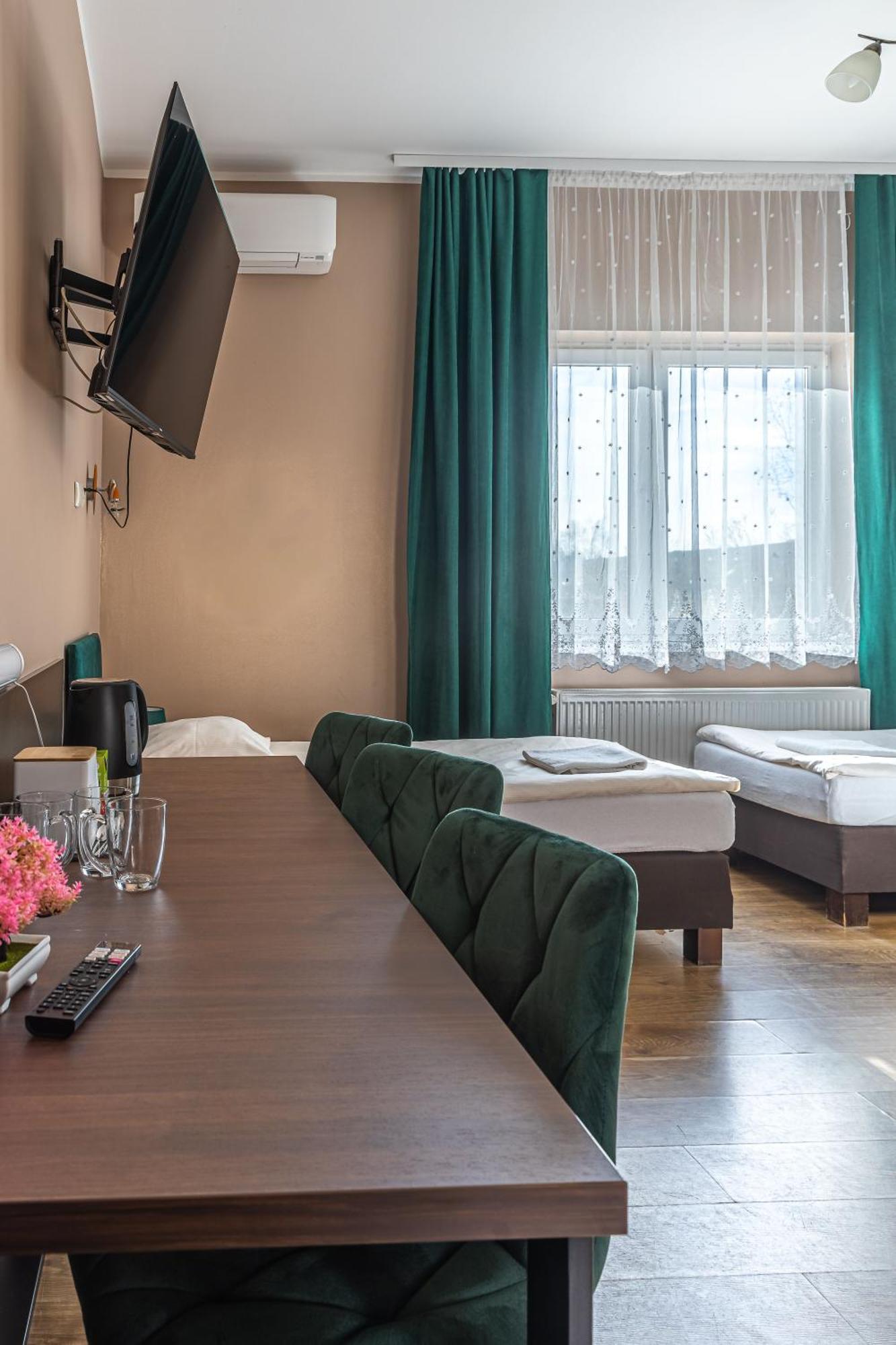 Motel "Plomyk" Kunowice Екстер'єр фото