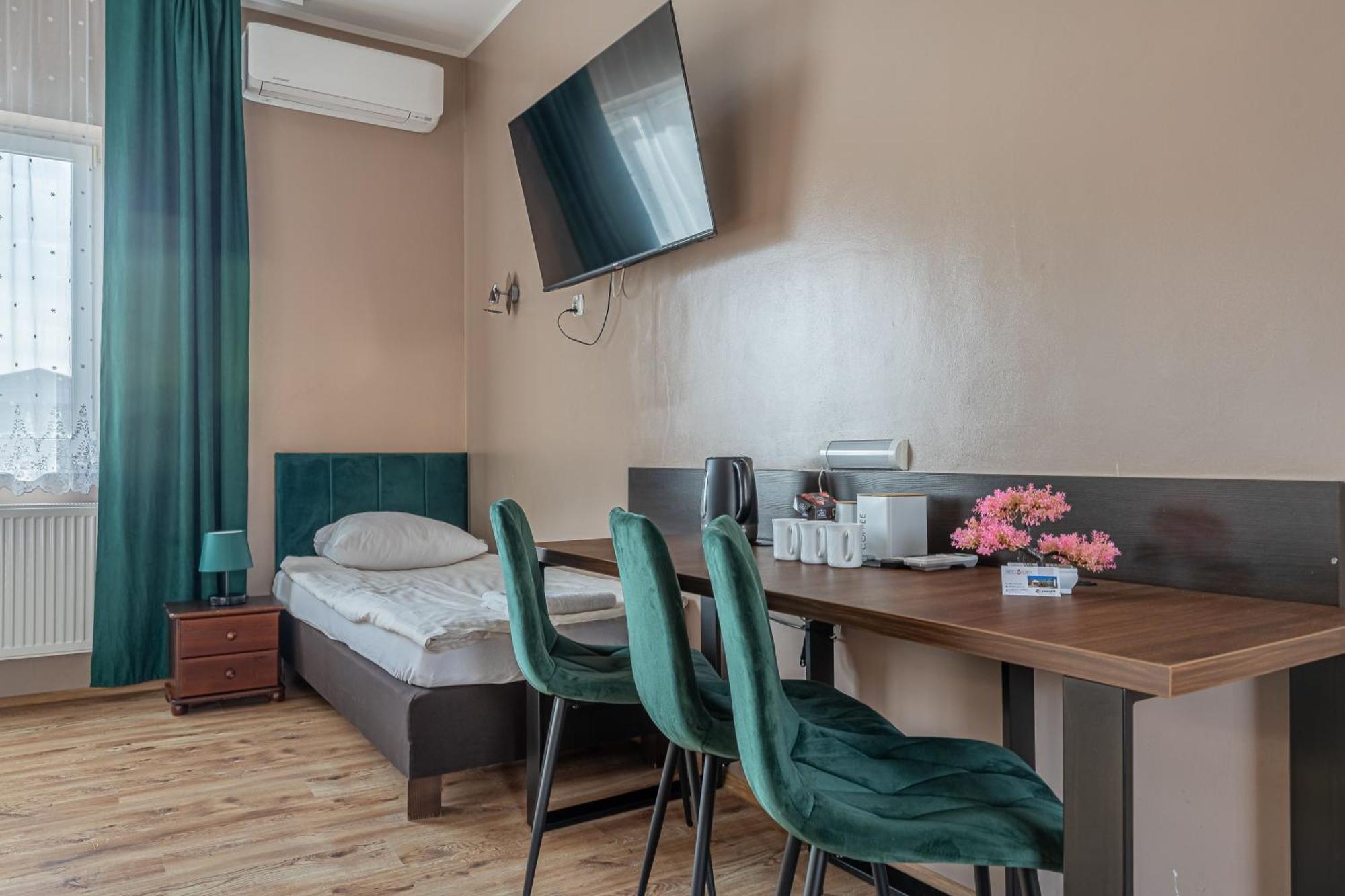 Motel "Plomyk" Kunowice Екстер'єр фото
