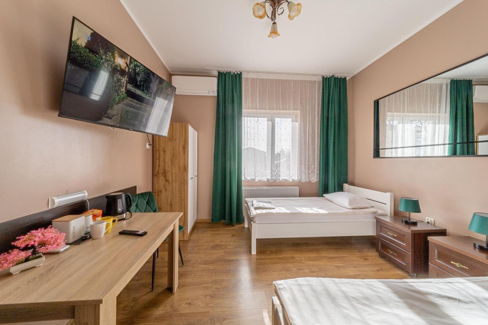 Motel "Plomyk" Kunowice Екстер'єр фото
