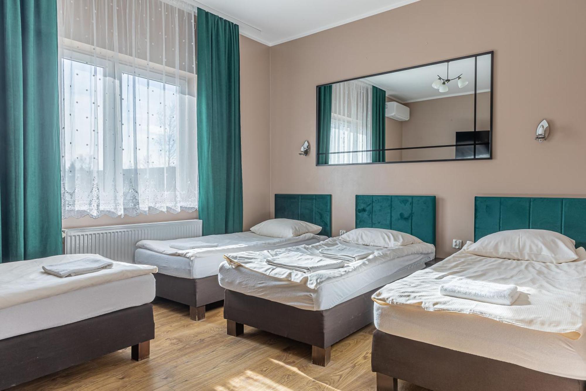 Motel "Plomyk" Kunowice Екстер'єр фото
