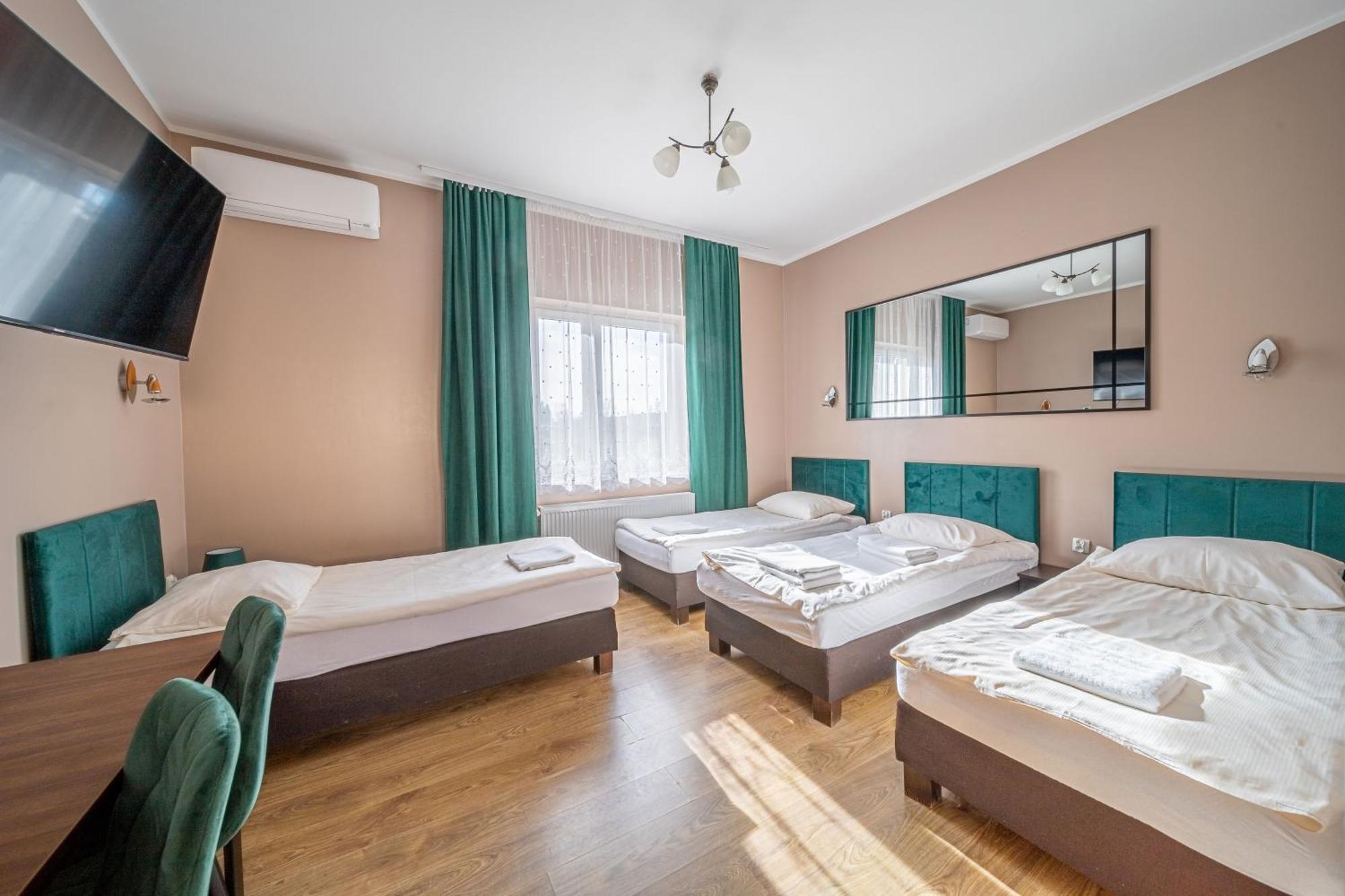 Motel "Plomyk" Kunowice Екстер'єр фото