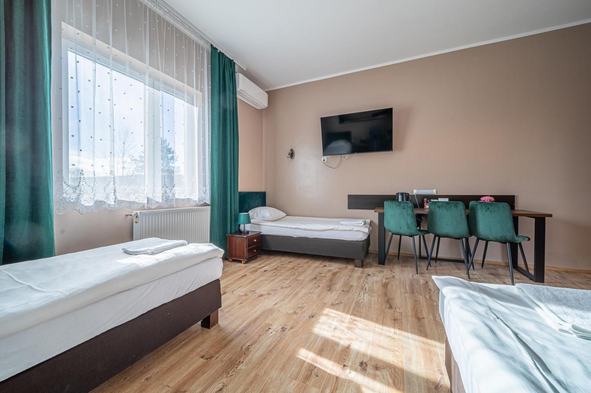 Motel "Plomyk" Kunowice Екстер'єр фото